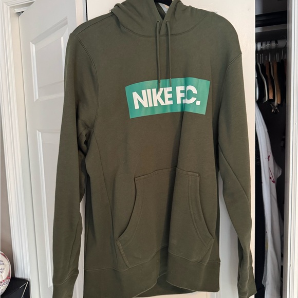 4 Nike FC Sweatshirts Size Medium - Picture 4 of 9